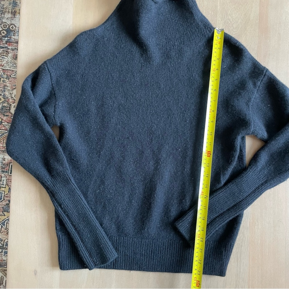Aritzia Wilfred Luxe 100% Cashmere Cyprie Sweater Black - Picture 9 of 12